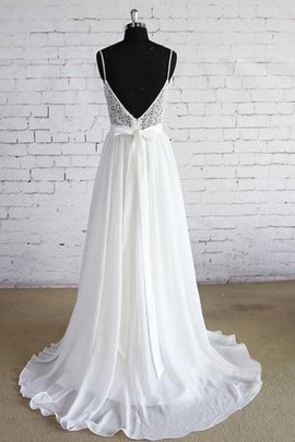 Robe de mariée nature avec décoration dentelle a plage avec ruban ceinture