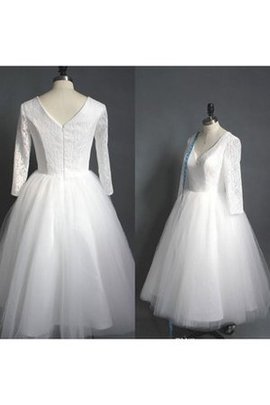 Robe de mariée simple derniere tendance courte avec décoration dentelle avec zip