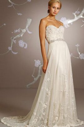 Robe de mariée serieuse en tulle col en forme de cœur de traîne courte brodé