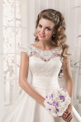 Robe de mariée longue ligne a avec lacets de col en v avec manche courte