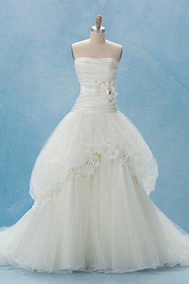 Robe de mariée longue salle interne avec lacets en chute a-ligne