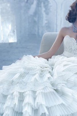 Robe de mariée avec ruban col en forme de cœur dos nu avec gradins manche nulle