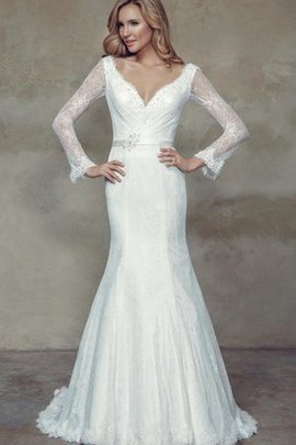 Robe de mariée longue avec ruban de sirène v encolure en dentelle