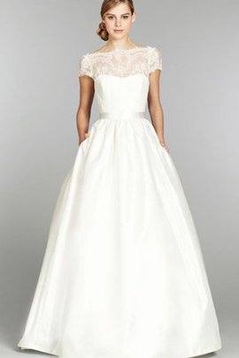 Robe de mariée modeste classique avec ruban en taffetas ruché