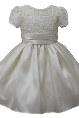 Robe de cortège enfant naturel plissage de longueur à genou elevé ligne a