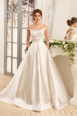 Robe de mariée romantique en satin appliques longueur au ras du sol epaule nue