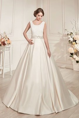 Robe de mariée vintage en satin col u profond ligne a avec perle