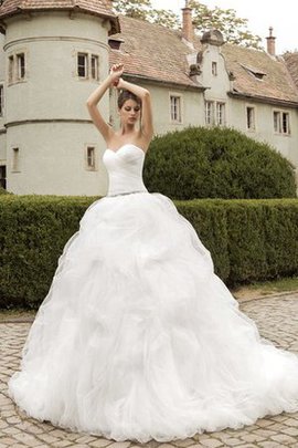 Robe de mariée naturel a-ligne de col en cœur de traîne moyenne ruchés plongeants