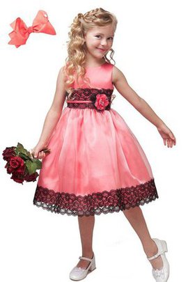 Robe de cortège enfant avec décoration dentelle ligne a col u profond avec fleurs