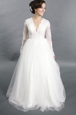 Robe de mariée distinguee chic intemporel informel avec manche longue