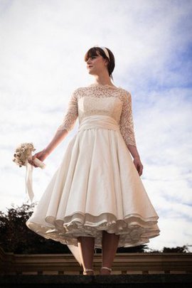 Robe de mariée avec manche 3/4 jusqu'au mollet lache en 1/2 manche ligne a