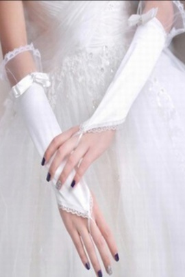 Étourdissant satin dentelle hem blanc chic | gants de mariée modernes