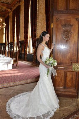 Robe de mariée facile longueur au ras du sol de col en v sans dos en dentelle