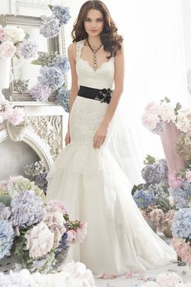 Robe de mariée de traîne moyenne trou de serrure avec ruban en organza avec nœud