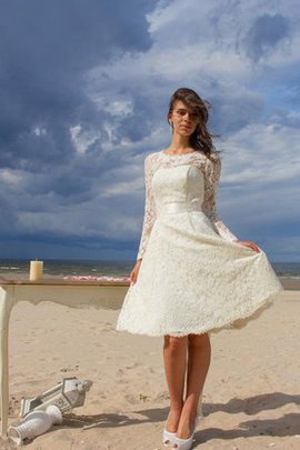 Robe de mariée luxueux facile chic nature en dentelle