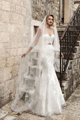 Robe de mariée romantique impressioé cordon longueur au ras du sol de traîne courte