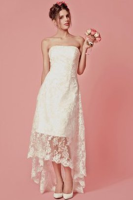 Robe de mariée romantique charmeuse haut bas avec zip avec décoration dentelle