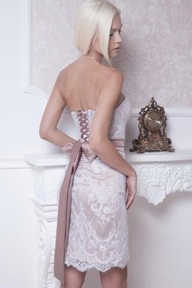 Robe de mariée courte en dentelle ceinture en forme manche nulle