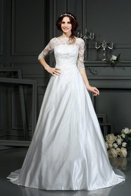 Robe de mariée longue en satin de princesse avec décoration dentelle de traîne moyenne