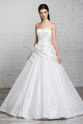 Robe de mariée longue avec décoration dentelle col en forme de cœur a-ligne en satin