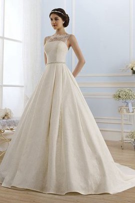 Robe de mariée romantique col en bateau cordon manche nulle avec décoration dentelle