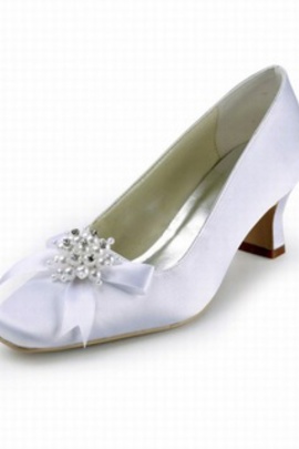 Avec satin tête carrée rude avec chaussures de mariée charmant
