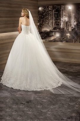 Robe de mariée delicat romantique textile en tulle avec lacets decoration en fleur