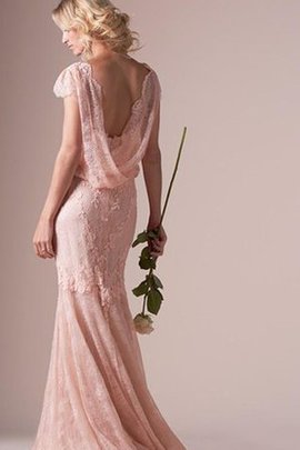 Robe de mariée romantique sage sans dos au niveau de cou avec décoration dentelle