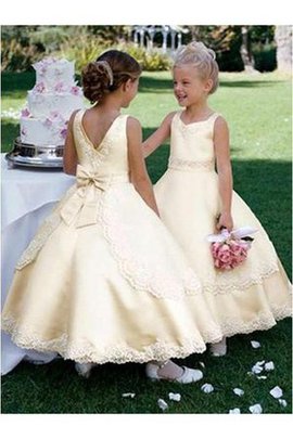 Robe de cortège enfant naturel en satin avec fleurs de mode de bal encolure ronde