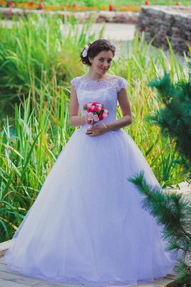 Robe de mariée modeste naturel de col bateau avec manche courte en tulle