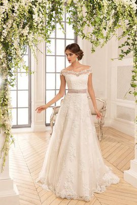 Robe de mariée longue romantique de traîne courte avec ruban boutonné