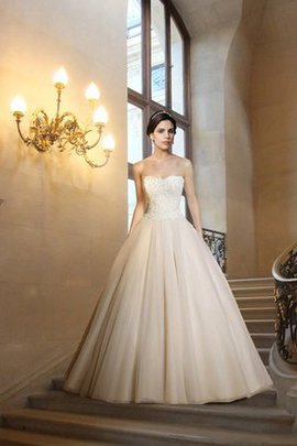 Robe de mariée naturel de traîne moyenne manche nulle en organza de mode de bal