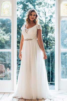 Robe de mariée distinguee v encolure au jardin avec chiffon avec perle