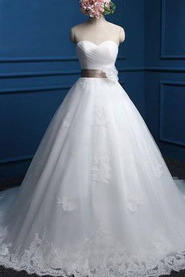 Robe de mariée naturel avec sans manches en tulle de col en cœur ceinture