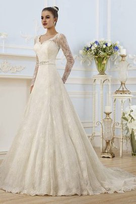 Robe de mariée avec nœud v encolure en dentelle decoration en fleur cordon