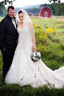 Robe de mariée naturel bretelles spaghetti de princesse textile en tulle ligne a