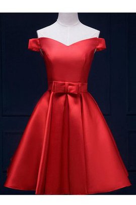 Robe fête de la rentrée simple cordon manche nulle ruché en satin