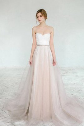 Robe de mariée a-ligne de bustier de traîne moyenne avec ruban avec perle