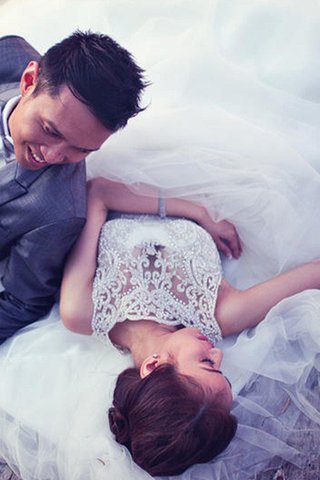 Robe de mariée fantastique encolure ronde avec ruban avec perle manche nulle - photo 3