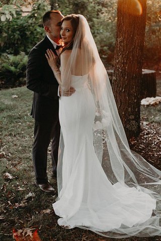 Robe de mariée en satin de lotus de fourreau de traîne courte fabuleux - photo 2