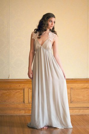 Robe de mariée romantique vintage v encolure ligne a jusqu'au sol - photo 2