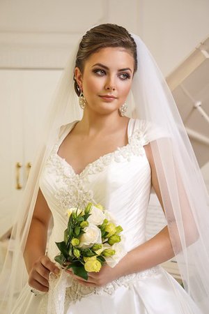 Robe de mariée ruché de col en v avec manche courte cordon de mode de bal - photo 2