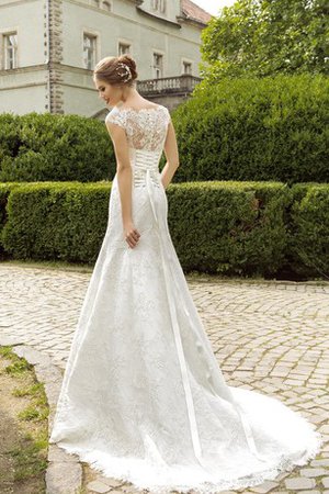 Robe de mariée boutonné avec fleurs ceinture en étoffe de col entaillé en dentelle - photo 2