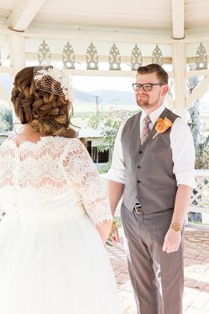 Robe de mariée plissé ligne a avec décoration dentelle avec bouton col en bateau - photo 2