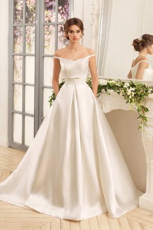 Robe de mariée romantique en satin appliques longueur au ras du sol epaule nue - photo 1