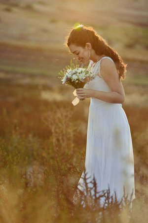 Robe de mariée en forme v encolure ligne a longueur au ras du sol manche nulle - photo 2