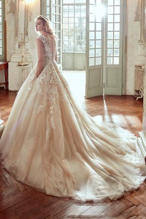 Robe de mariée discrete avec fleurs decoration en fleur en dentelle avec manche courte - photo 2