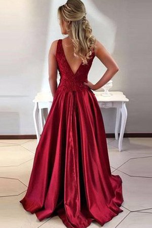 Robe de bal attirent en satin avec sans manches de traîne courte col ras du cou - photo 2