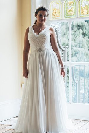 Robe de mariée facile avec perle de traîne moyenne v encolure avec sans manches - photo 2