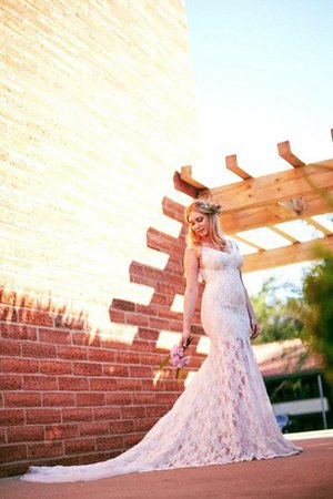 Robe de mariée intemporel luxueux en dentelle de col en v au bord de la mer - photo 2